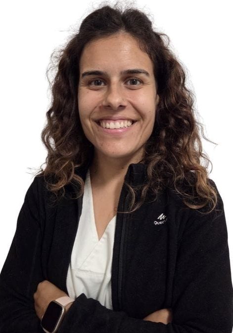 A fisioterapeuta e osteopata Daniela Antunes, colaboradora da Federação Portuguesa de Futebol, em contexto de reabilitação.