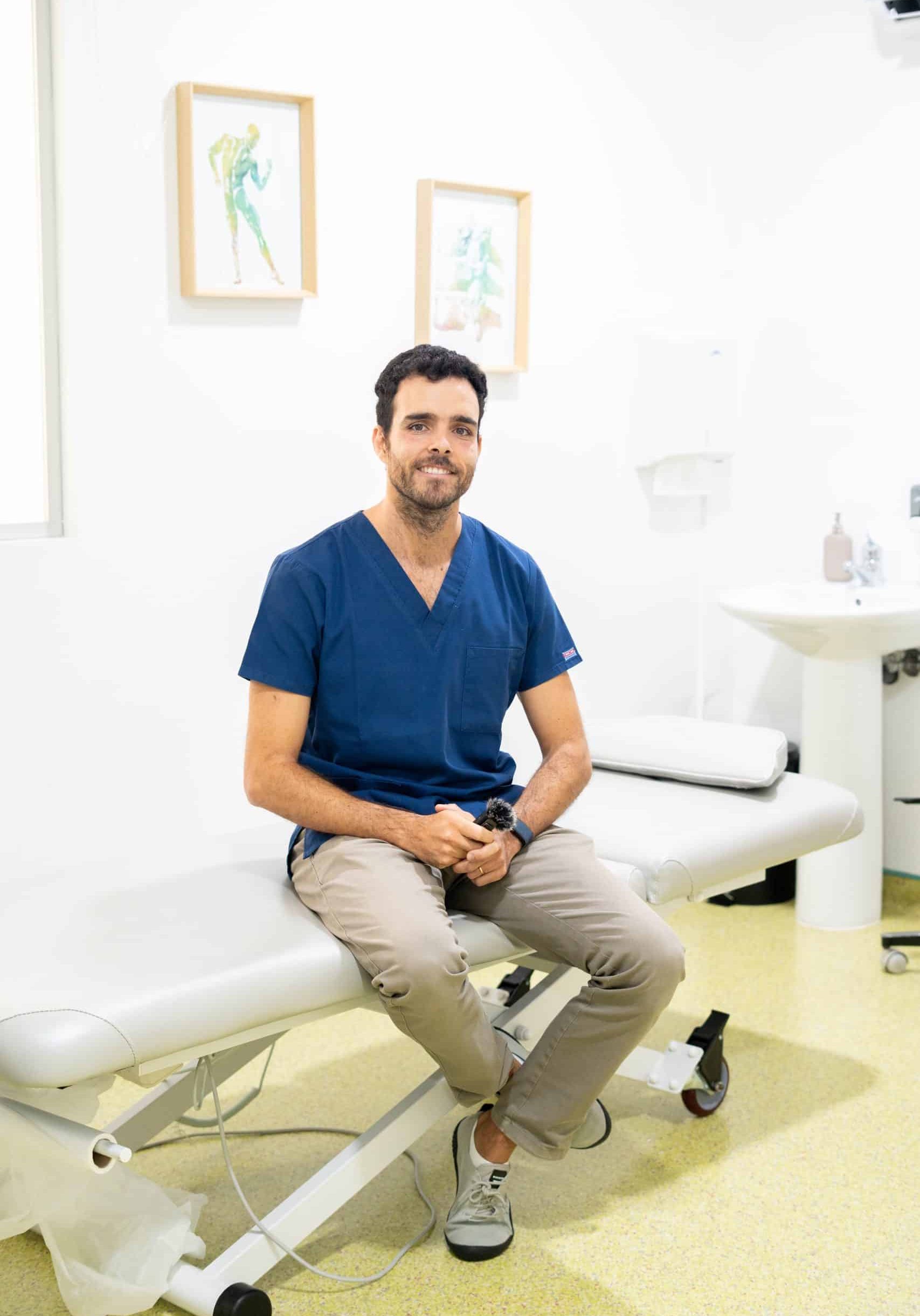 Ricardo Salvador, osteopath and physiotherapist at OsteoSalvador in Lisbon